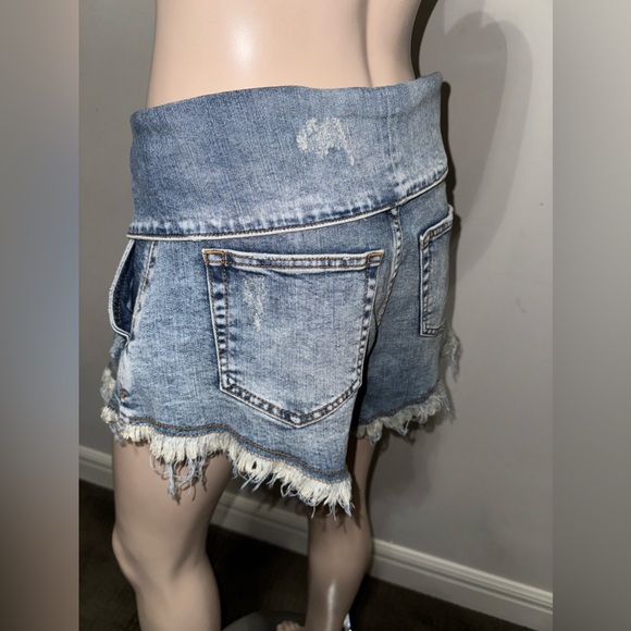 Retrofête Distressed Denim Azure Short 28 - Picture 5 of 12
